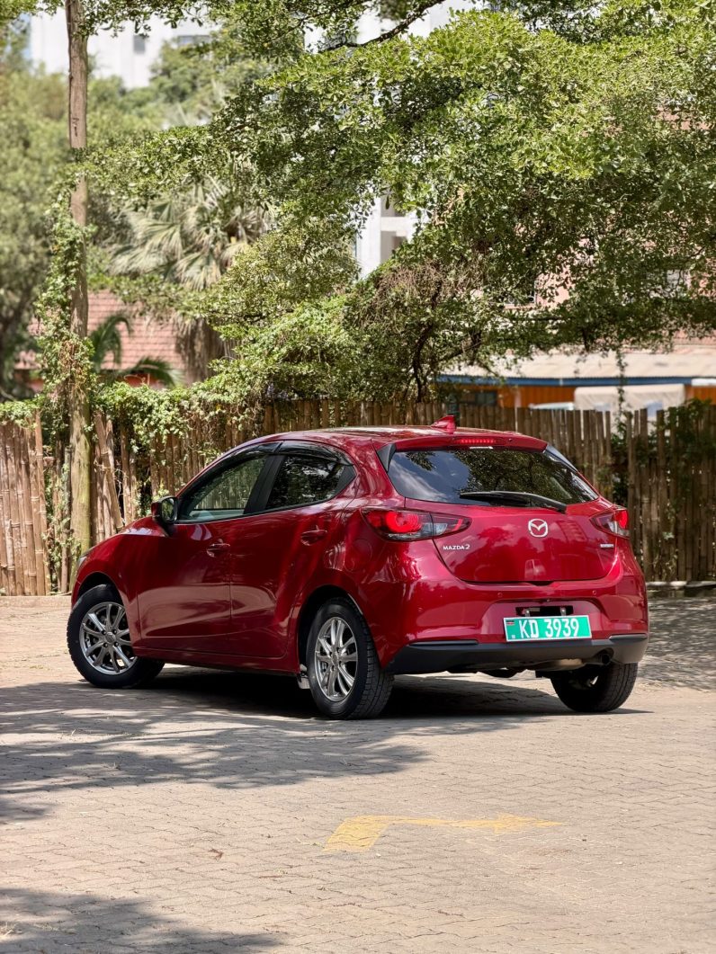 
								Mazda 2 full									