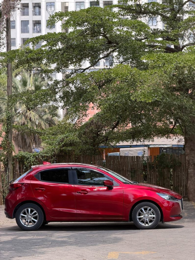 
								Mazda 2 full									