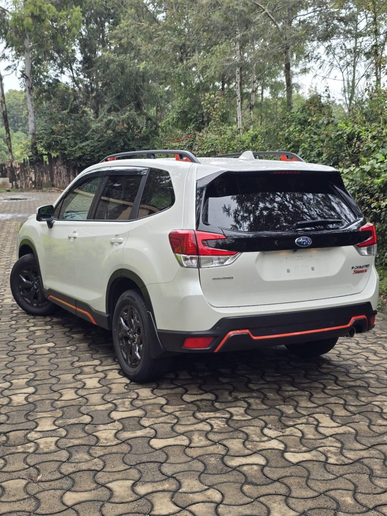 
								Subaru Forester SK9 Xbreak full									