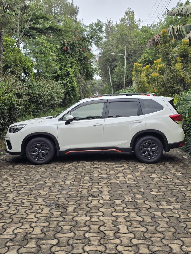 
								Subaru Forester SK9 Xbreak full									