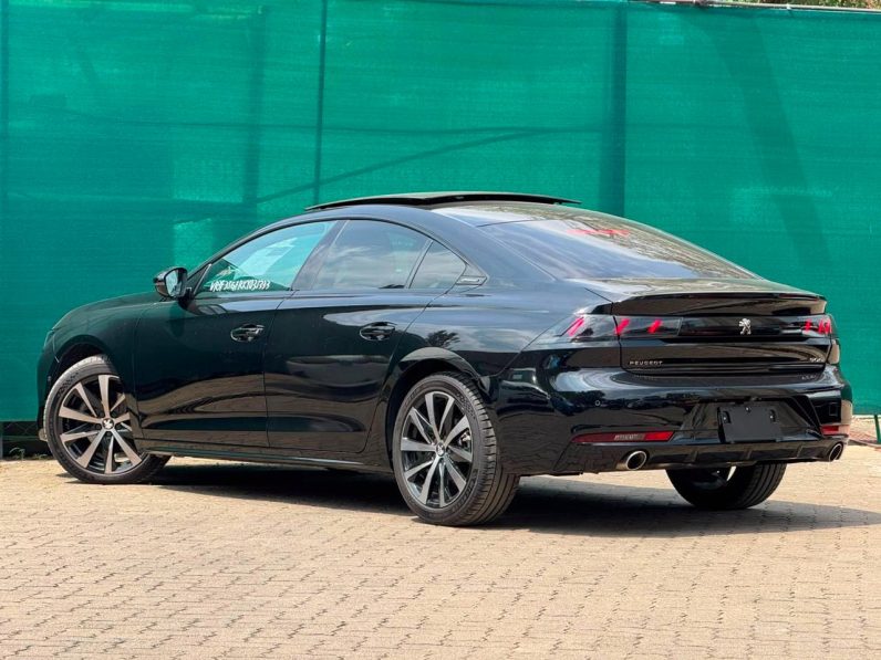 
								Peugeot 508 full									