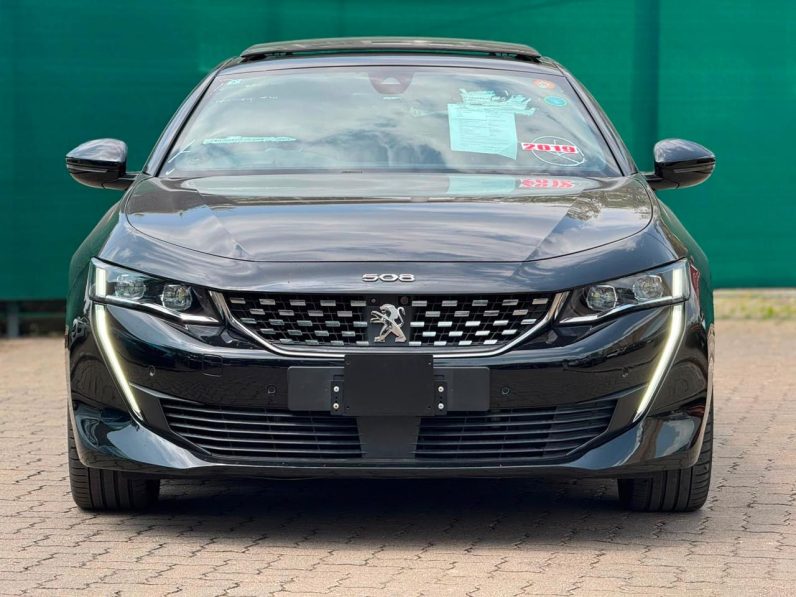 
								Peugeot 508 full									