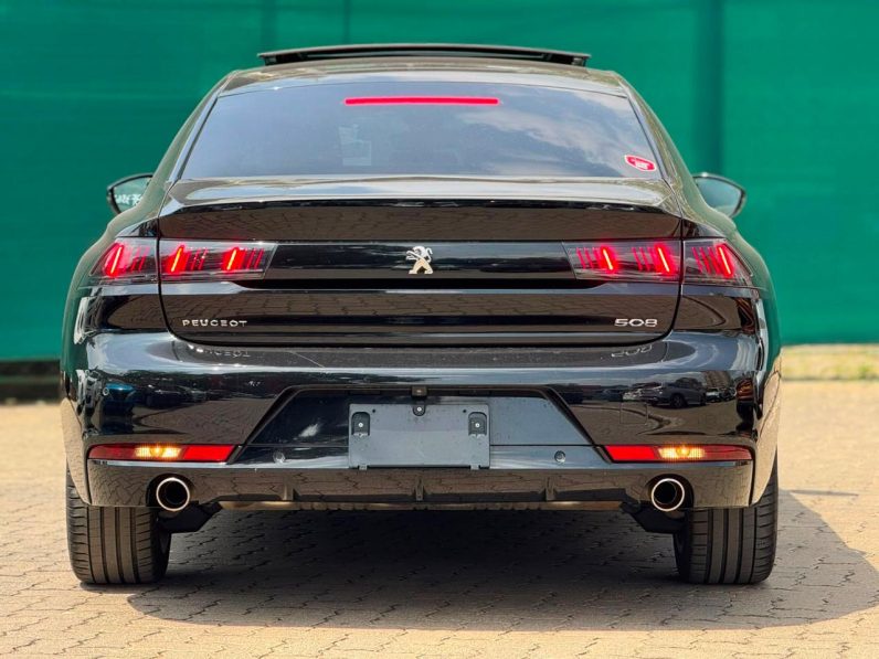 
								Peugeot 508 full									