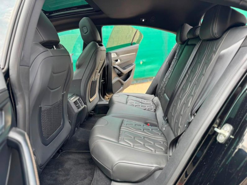 
								Peugeot 508 full									