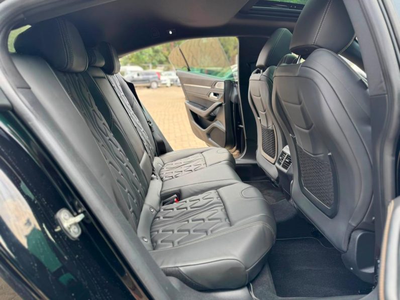 
								Peugeot 508 full									