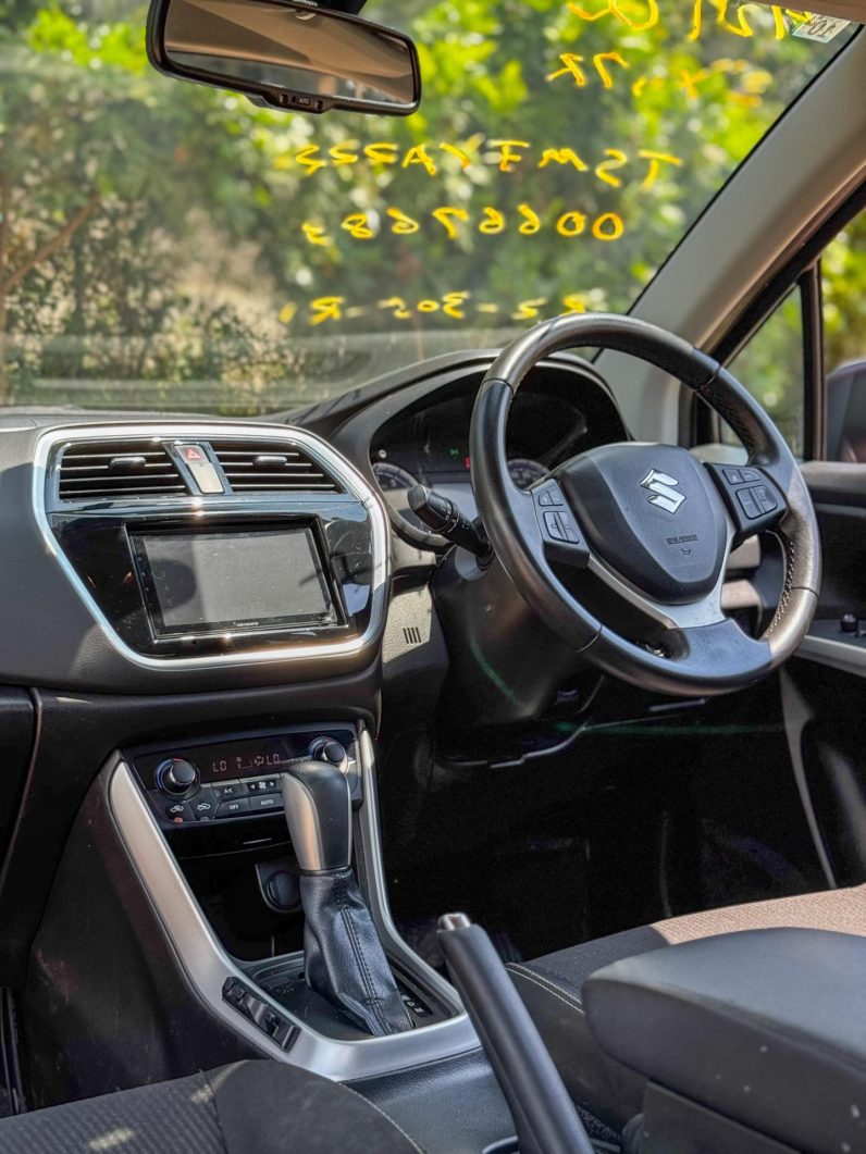 
								Suzuki SX4-S-CROSS full									