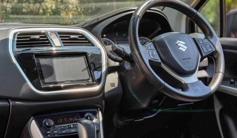 
								Suzuki SX4-S-CROSS full									