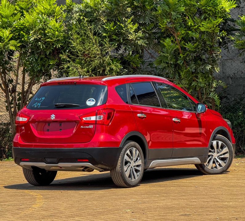 
								Suzuki SX4-S-CROSS full									
