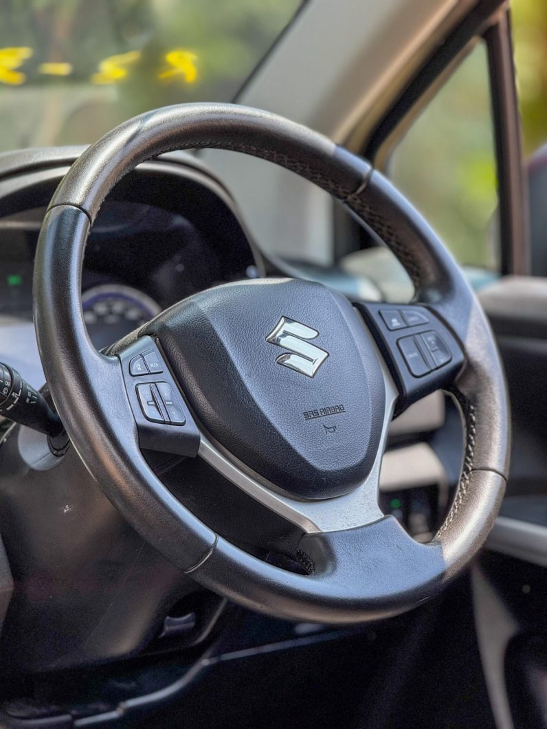 
								Suzuki SX4-S-CROSS full									