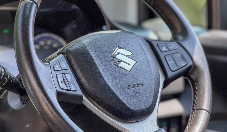 
								Suzuki SX4-S-CROSS full									