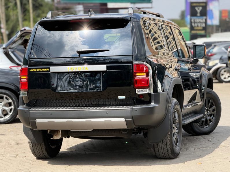 
								Toyota Land Cruiser J250 full									