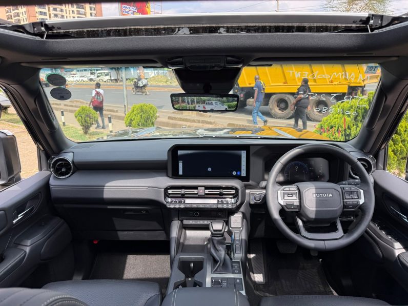 
								Toyota Land Cruiser J250 full									