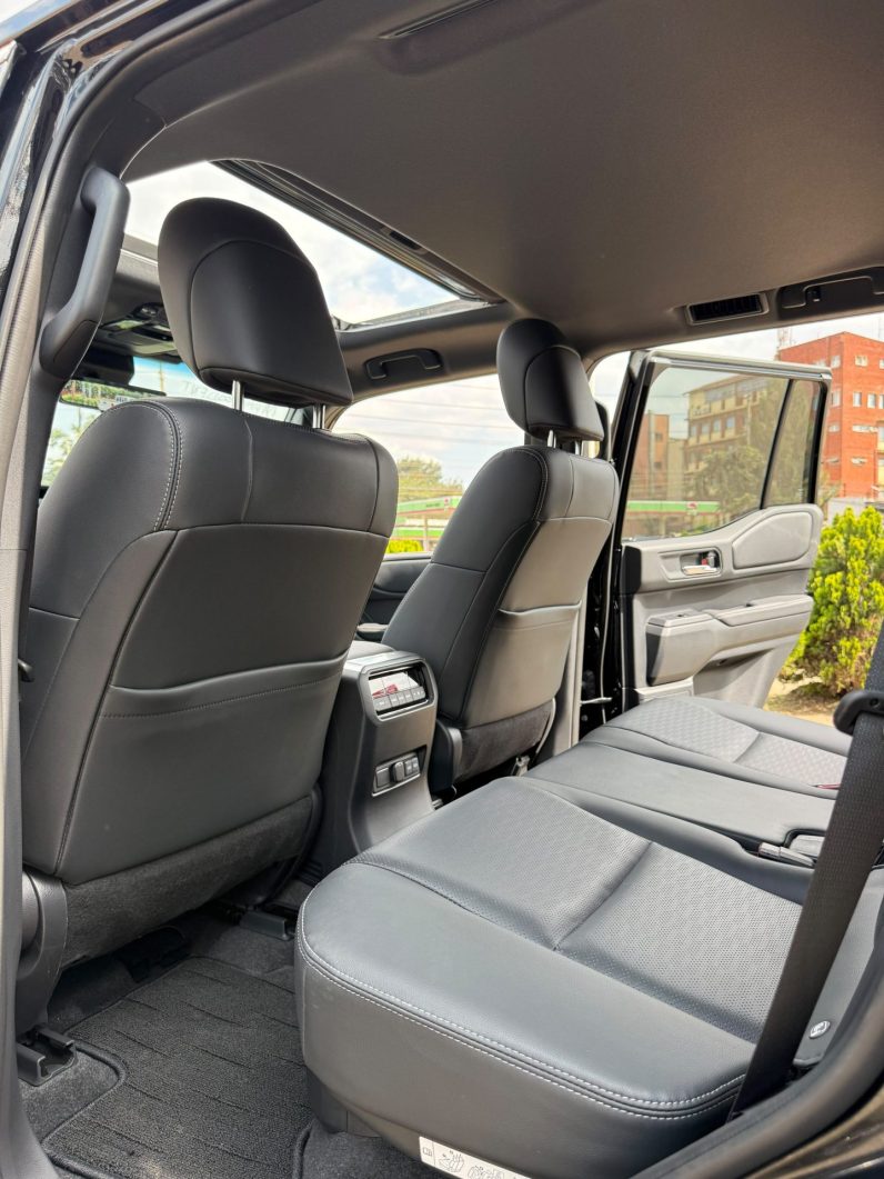 
								Toyota Land Cruiser J250 full									
