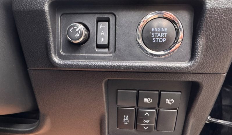 
								Toyota Land Cruiser Prado TXL full									