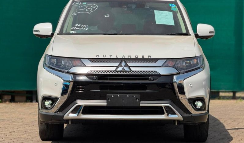 
								Mitsubishi Outlander full									
