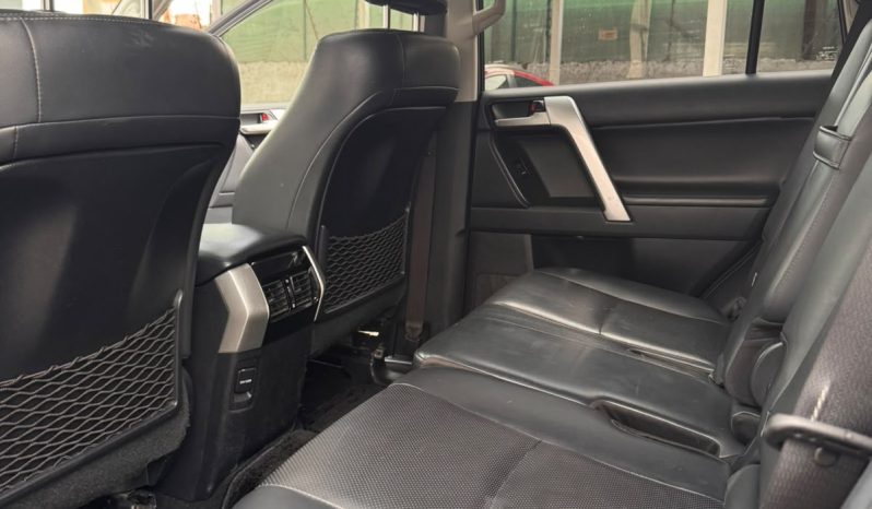 
								Toyota Land Cruiser Prado TXL full									