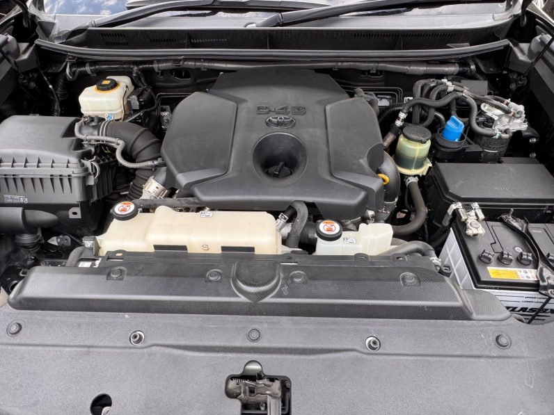 
								Toyota Land Cruiser Prado TXL full									