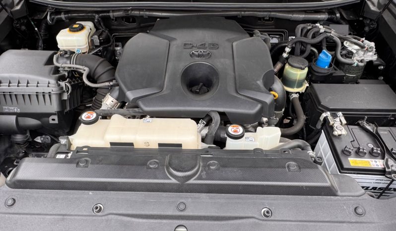 
								Toyota Land Cruiser Prado TXL full									