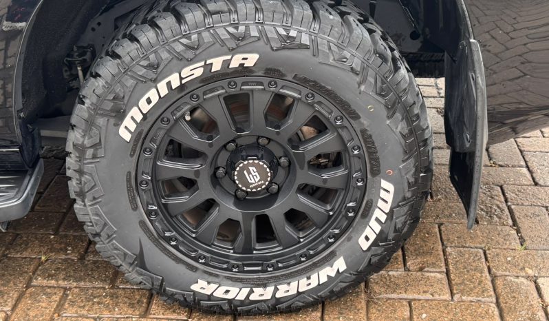 
								Toyota Land Cruiser Prado TXL full									
