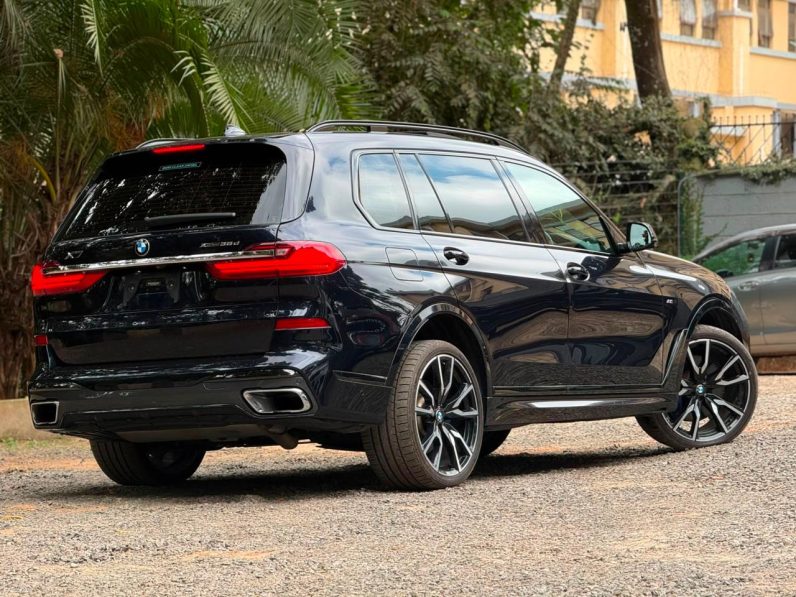 
								BMW X7 full									