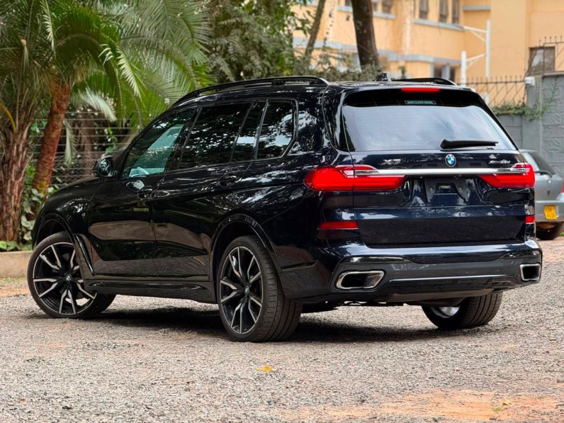 
								BMW X7 full									