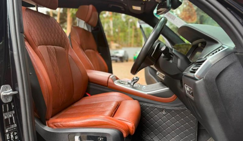 
								BMW X7 full									