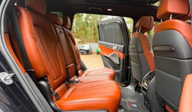 
								BMW X7 full									