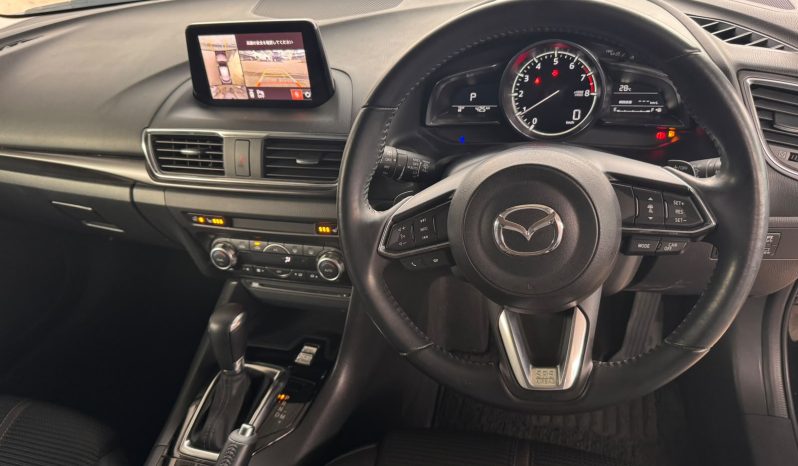 
								Mazda Axela full									