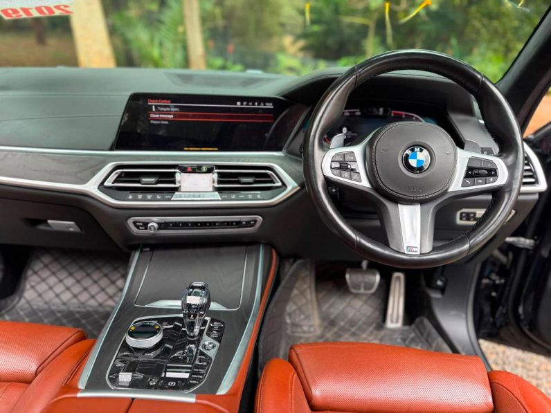 
								BMW X7 full									