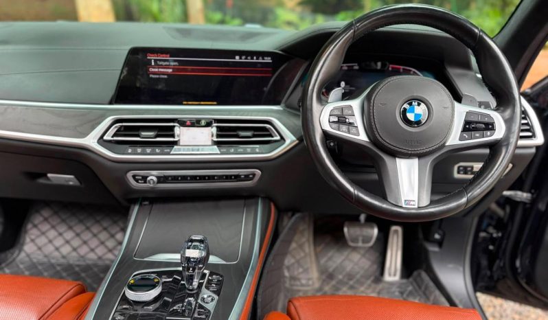 
								BMW X7 full									