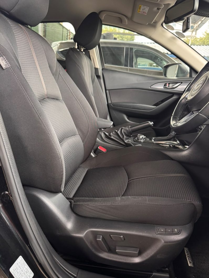 
								Mazda Axela full									