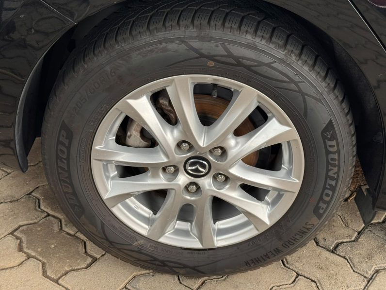 
								Mazda Axela full									