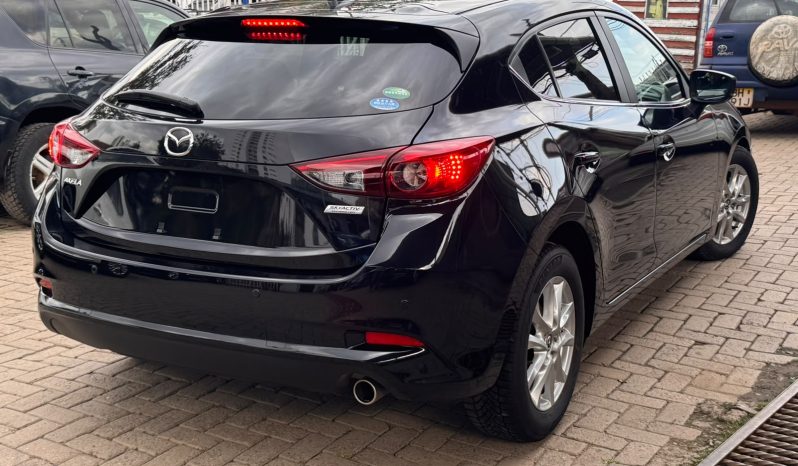 
								Mazda Axela full									