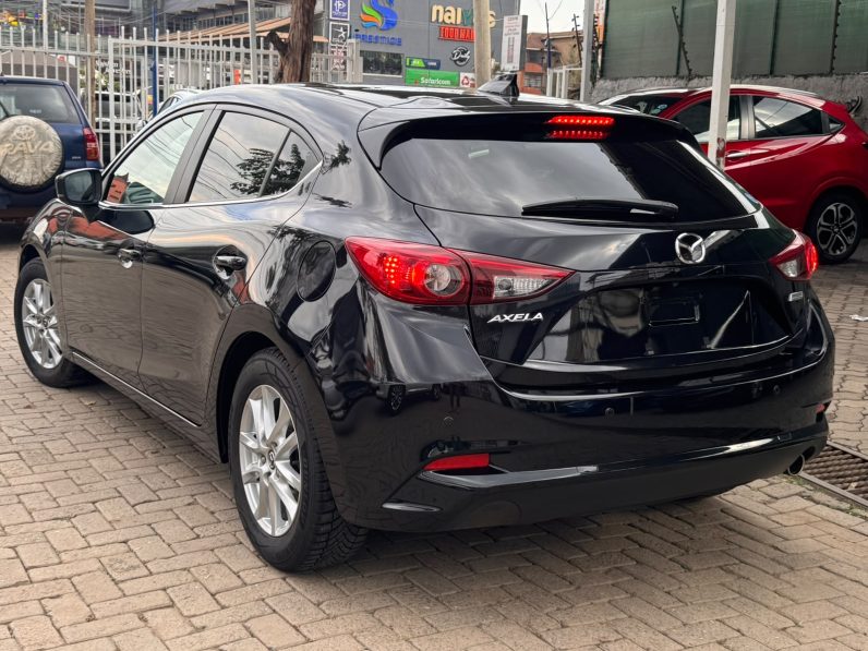 
								Mazda Axela full									