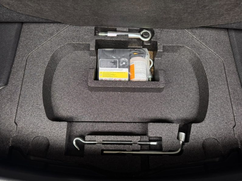
								Mazda Axela full									