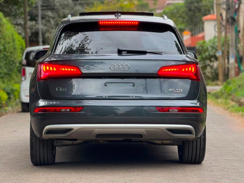 
								AUDI Q5 TDI QUATTRO full									