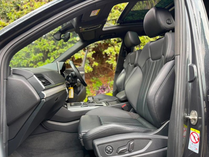 
								AUDI Q5 TDI QUATTRO full									