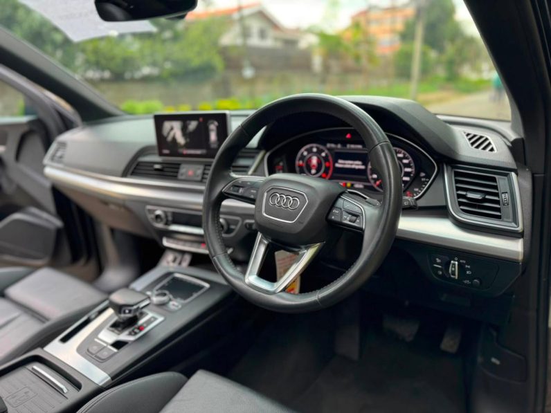 
								AUDI Q5 TDI QUATTRO full									