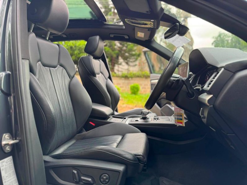 
								AUDI Q5 TDI QUATTRO full									