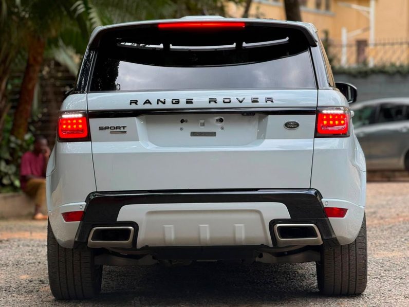 
								Range Rover Sport HSE full									