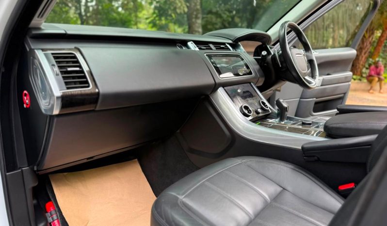 
								Range Rover Sport HSE full									