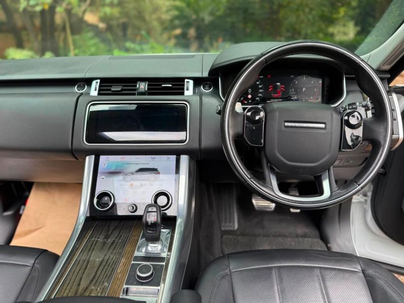 
								Range Rover Sport HSE full									