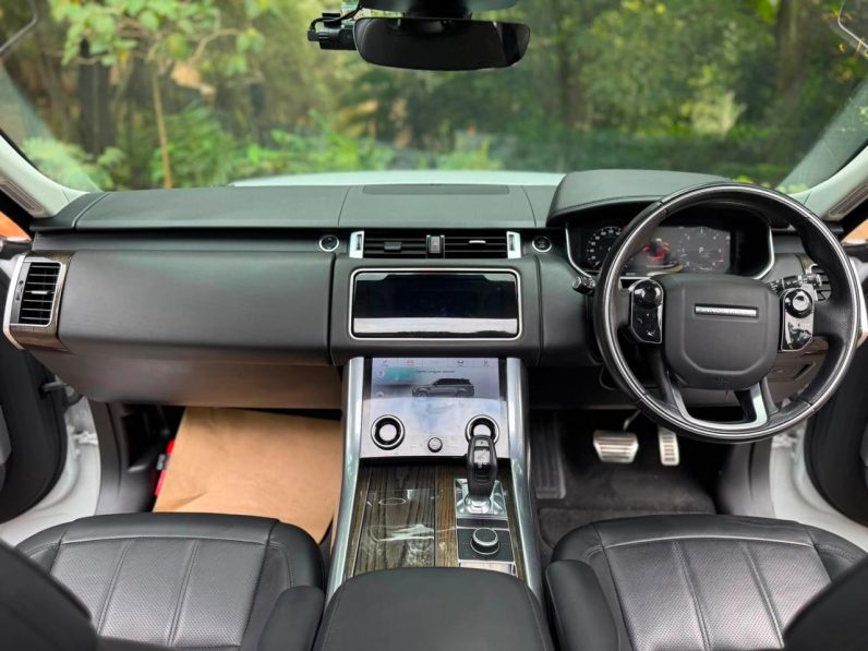 
								Range Rover Sport HSE full									