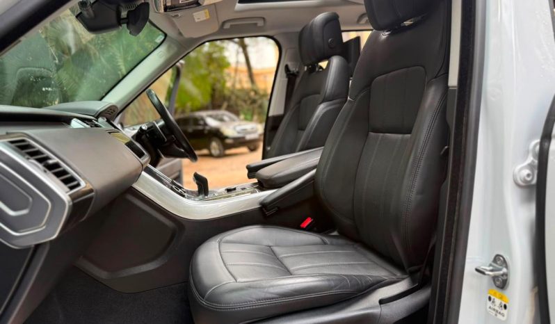 
								Range Rover Sport HSE full									