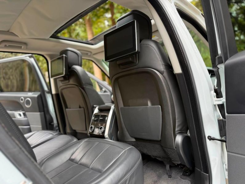 
								Range Rover Sport HSE full									