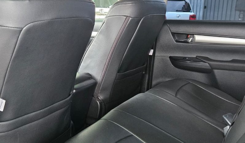 
								Toyota Hilux full									