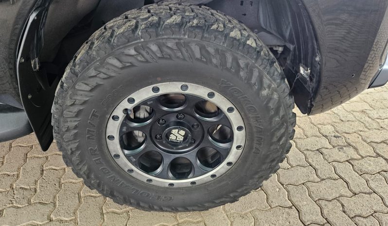 
								Toyota Hilux full									