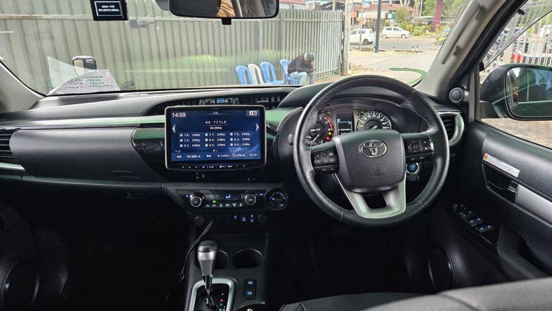 
								Toyota Hilux full									