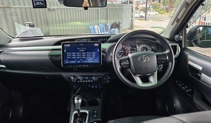 
								Toyota Hilux full									
