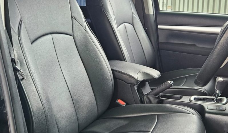 
								Toyota Hilux full									